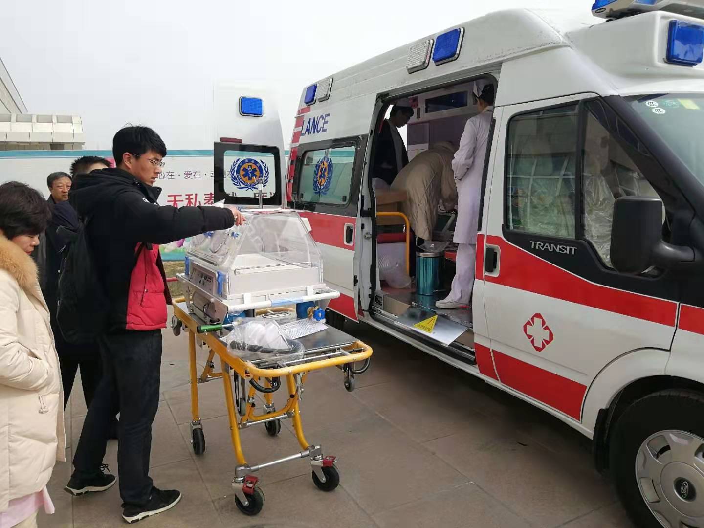 班戈县救护车转院